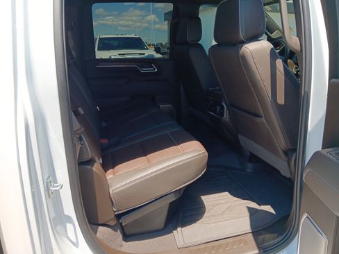 Used 2025 GMC Sierra 2500 Denali w/ Denali Reserve Package AWD/4WD image 18