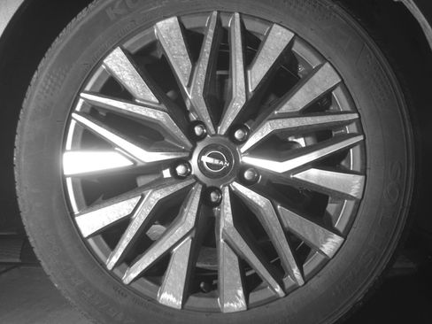 Used 2025 Nissan Altima 2.5 SV FWD image 16