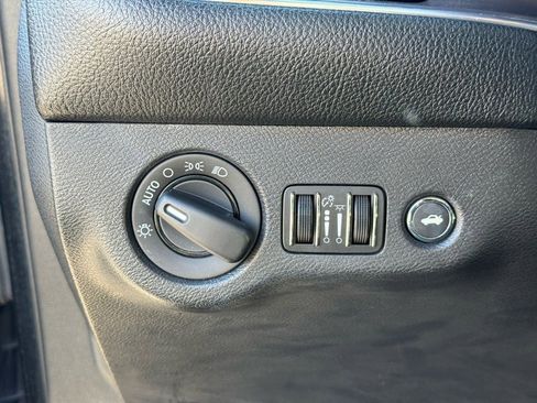 Used 2016 Dodge Challenger SXT w/ Driver Convenience Group image 26