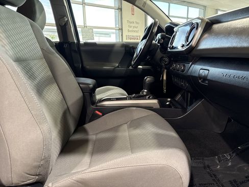 Certified 2021 Toyota Tacoma SR5 image 24