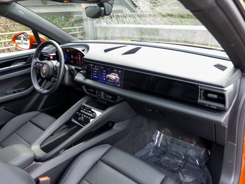 Certified 2025 Porsche Macan Electric image 54