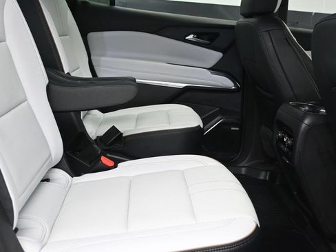 Used 2025 Chevrolet Traverse High Country w/ LPO, Floor Liner Package FWD image 19