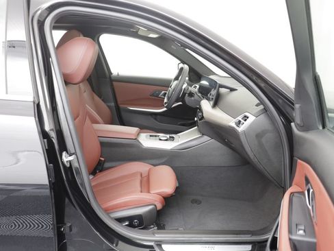 Certified 2025 BMW 330i xDrive Sedan AWD/4WD image 18