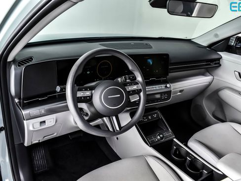 Used 2024 Hyundai Kona SE FWD image 14