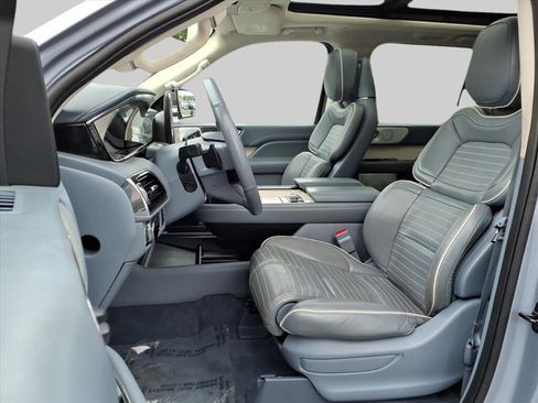 Used 2021 Lincoln Navigator Black Label image 16