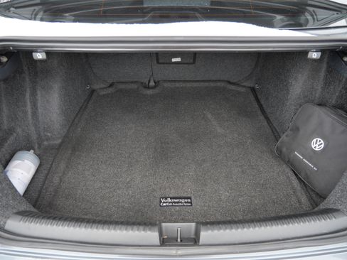 Used 2018 Volkswagen Jetta GLI image 18