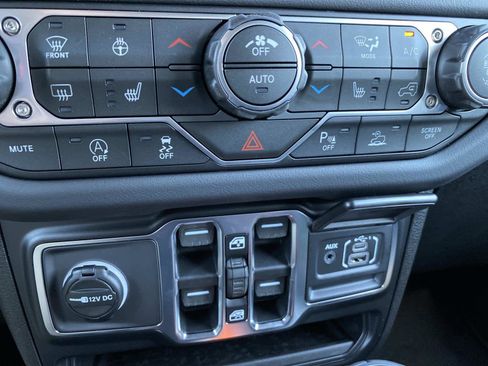 New 2026 Jeep Wrangler Unlimited Sahara AWD/4WD image 13
