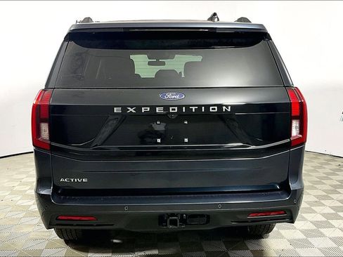 New 2025 Ford Expedition Active image 4
