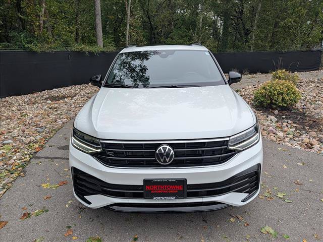 Used 2024 Volkswagen Tiguan SE R-Line AWD/4WD image 8