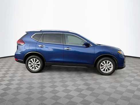 Used 2020 Nissan Rogue SV image 4