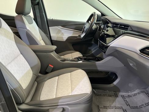 Used 2023 Chevrolet Bolt EUV Premier w/ Super Cruise Package FWD image 11