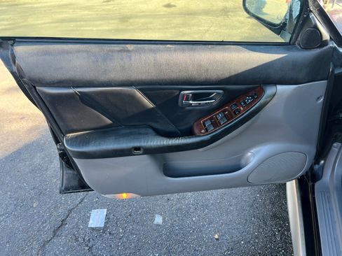 Used 2000 Subaru Outback Limited image 19