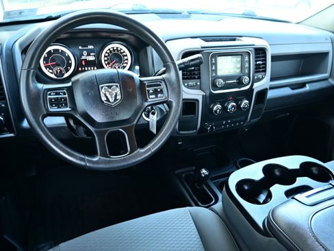 Used 2018 RAM 3500 Tradesman w/ Chrome Appearance Group AWD/4WD image 23