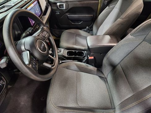 Used 2025 Jeep Gladiator Sport image 29