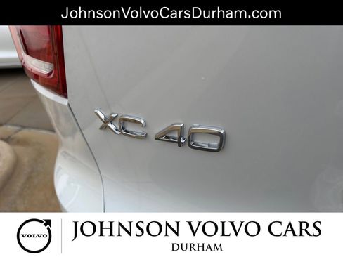 New 2026 Volvo XC40 B4 Plus w/ Climate Package image 5