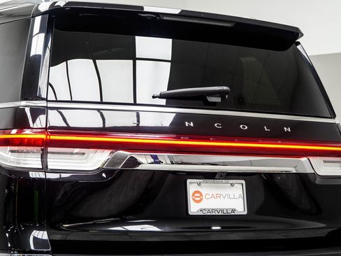 Used 2024 Lincoln Navigator Reserve w/ Monochromatic Package image 13