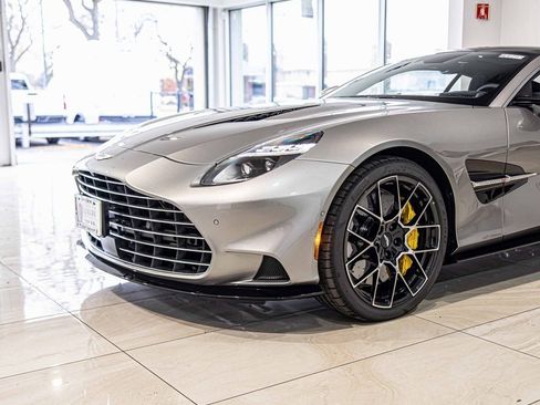 New 2026 Aston Martin Vanquish RWD image 4