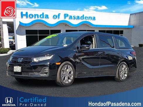 Certified 2026 Honda Odyssey Touring image 1