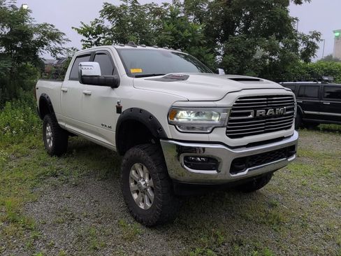 Used 2023 RAM 2500 Laramie AWD/4WD image 1