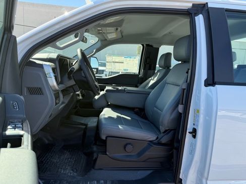 New 2026 Ford F250 XL w/ XL Chrome Package image 23