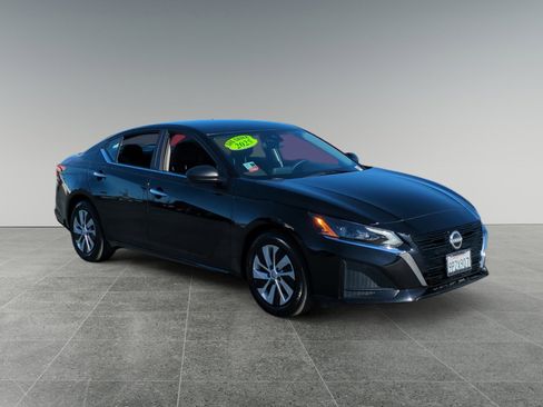 Used 2025 Nissan Altima 2.5 S image 7