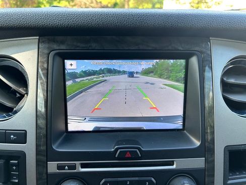 Used 2017 Ford Expedition Limited image 25