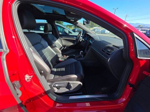 Used 2021 Volkswagen GTI SE image 11