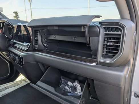 Used 2024 Chevrolet Silverado 1500 LT AWD/4WD image 33