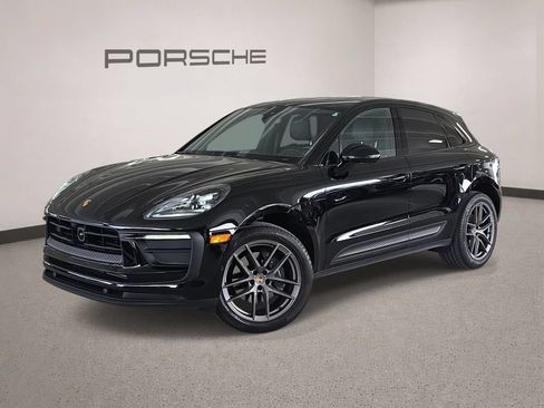 Certified 2023 Porsche Macan AWD/4WD image 1