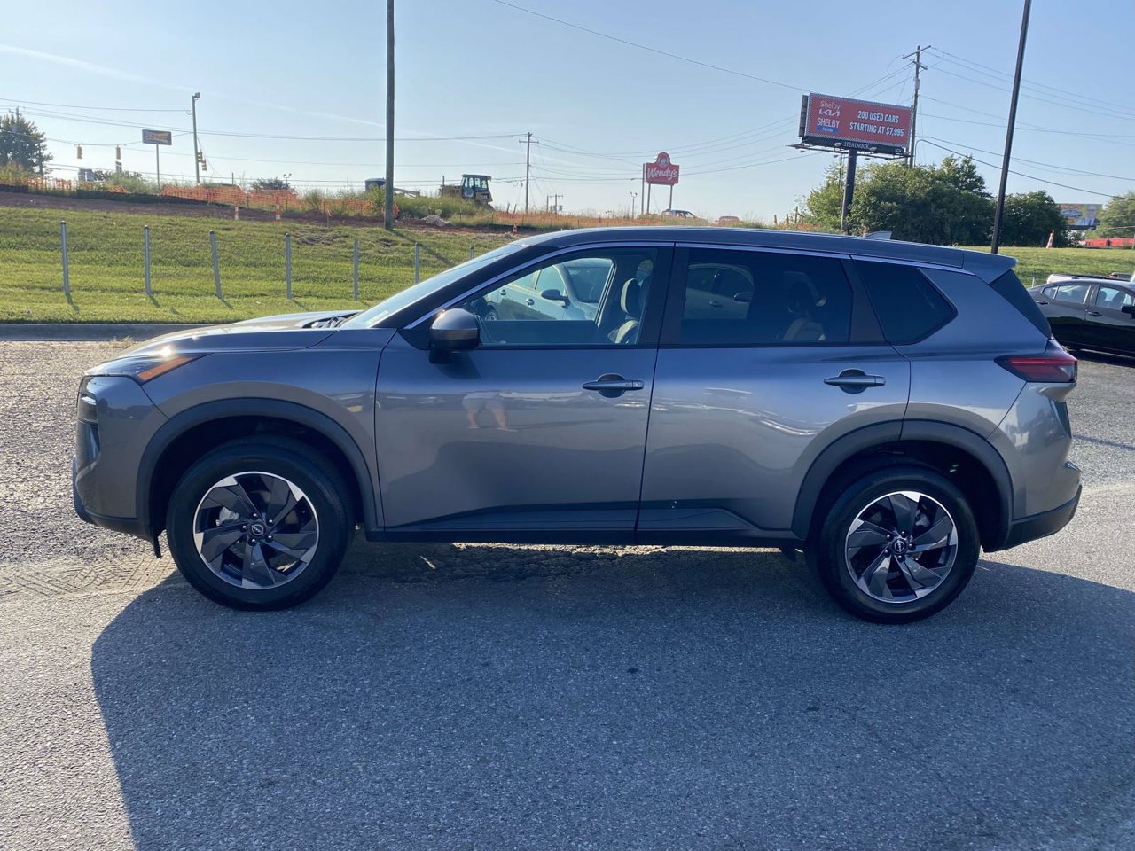 Used 2025 Nissan Rogue SV FWD image 5