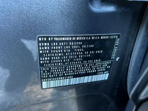 Used 2024 Volkswagen Tiguan SE image 26