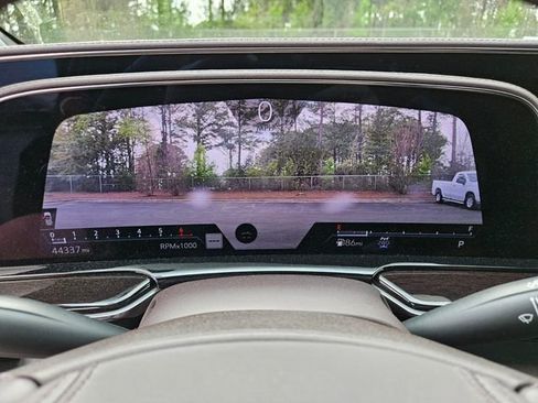 Certified 2022 Cadillac Escalade Premium Luxury Platinum w/ Heavy-Duty Trailer Package AWD/4WD image 28
