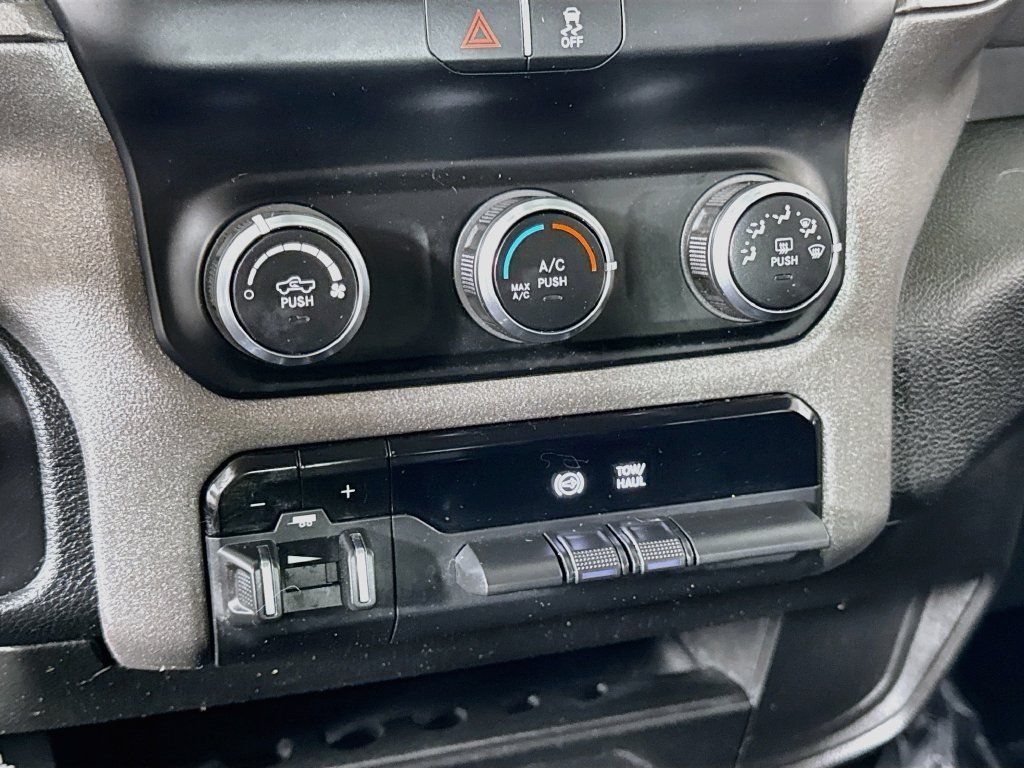 Used 2019 RAM 3500 Tradesman AWD/4WD image 16