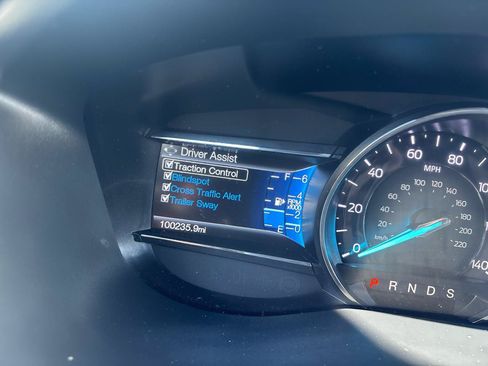 Used 2017 Ford Explorer XLT w/ Equipment Group 202A AWD/4WD image 17