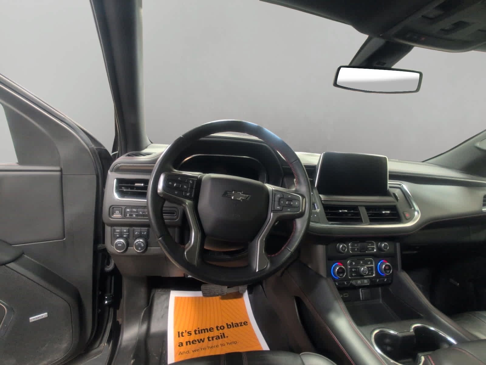 Used 2022 Chevrolet Suburban RST w/ Luxury Package AWD/4WD image 12