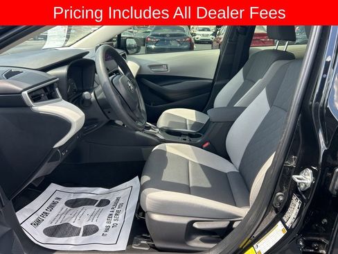 Used 2023 Toyota Corolla LE FWD image 2