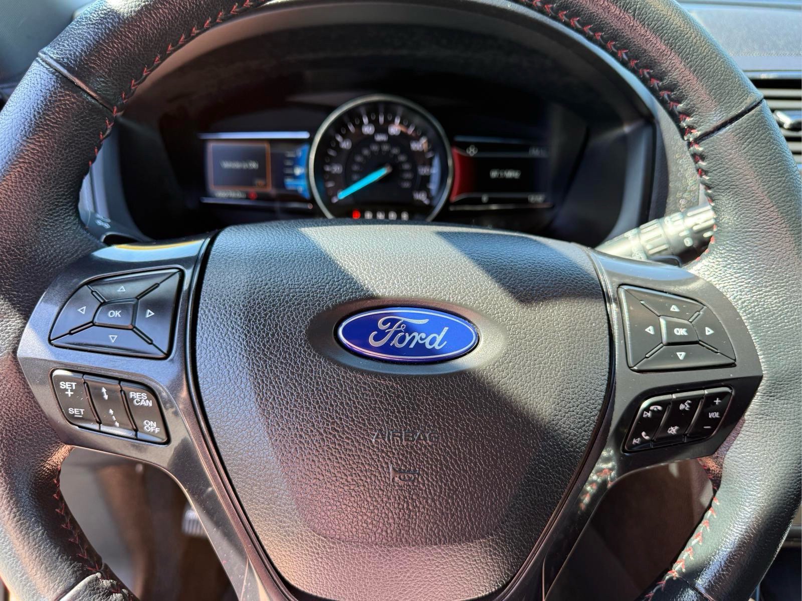 Used 2018 Ford Explorer Sport w/ Equipment Group 401A AWD/4WD image 37