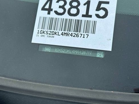 Used 2021 GMC Yukon Denali w/ Denali Premium Package image 4