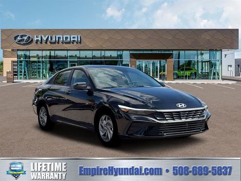New 2026 Hyundai Elantra Hybrid FWD image 11
