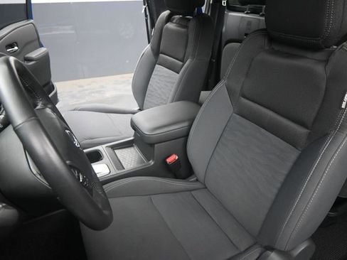 Used 2024 Nissan Frontier SV w/ SV Convenience Package RWD image 12