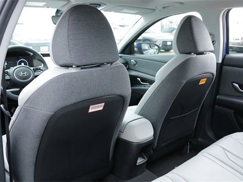 New 2026 Hyundai Elantra Limited image 18