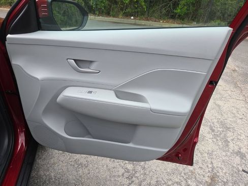 Used 2025 Hyundai Kona SEL FWD image 37
