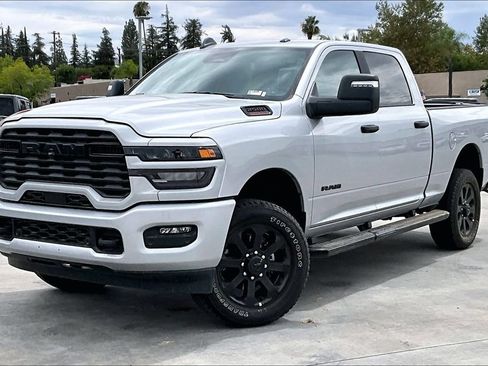 Used 2026 RAM 2500 Big Horn AWD/4WD image 2