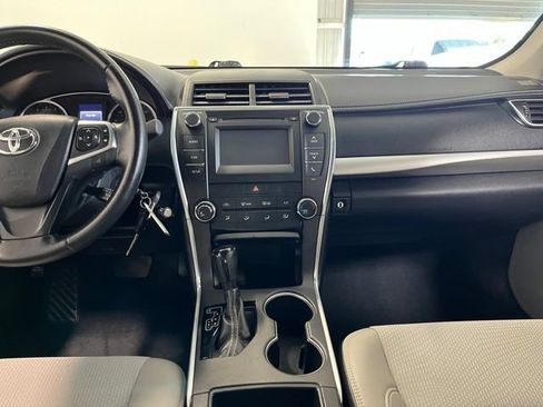 Used 2016 Toyota Camry SE FWD image 20