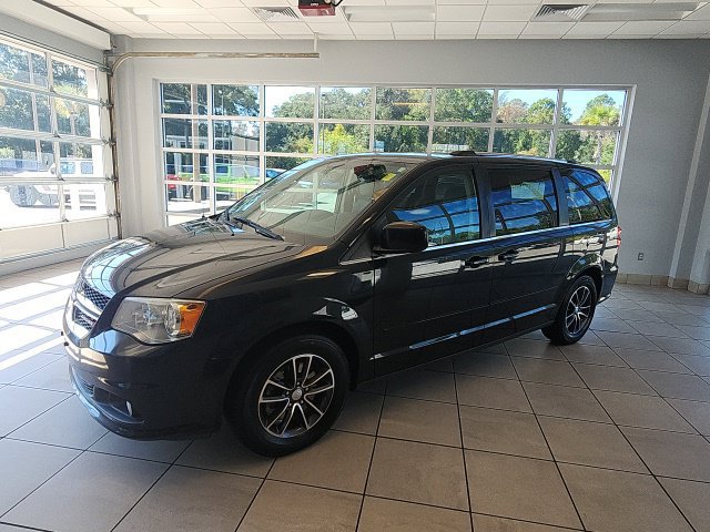 Used 2017 Dodge Grand Caravan SXT FWD image 6