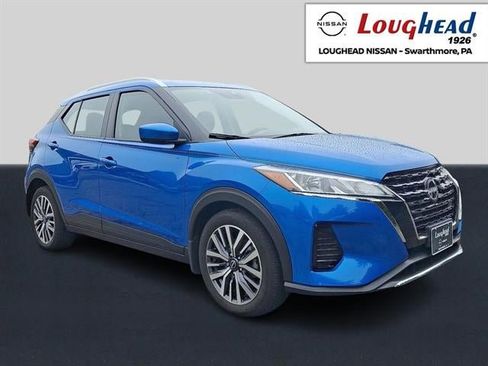 Used 2022 Nissan Kicks SV image 1