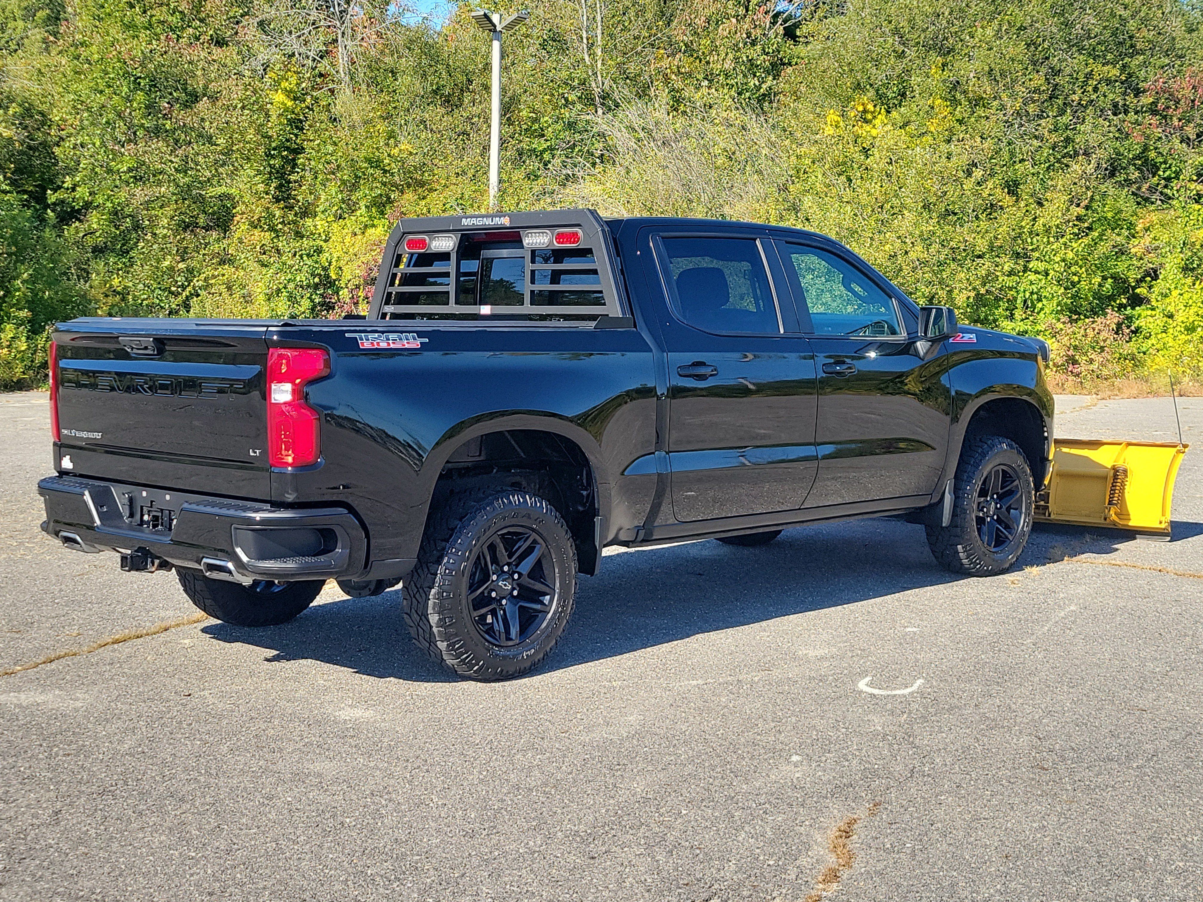 Used 2024 Chevrolet Silverado 1500 LT Trail Boss w/ Convenience Package II AWD/4WD image 5