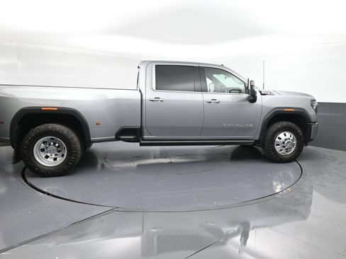Used 2025 GMC Sierra 3500 Denali w/ Denali Reserve Package AWD/4WD image 9