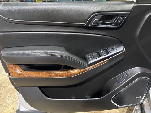 Used 2015 Chevrolet Suburban LTZ image 14
