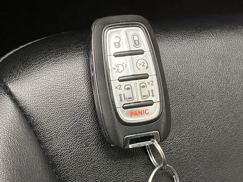 Used 2024 Chrysler Pacifica Touring-L image 26